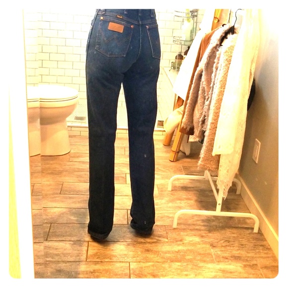 Vintage High-Rise Wrangler Jeans - Picture 1 of 7
